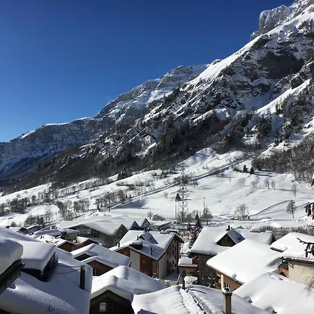 Cosy Haus Olympia Apartment *